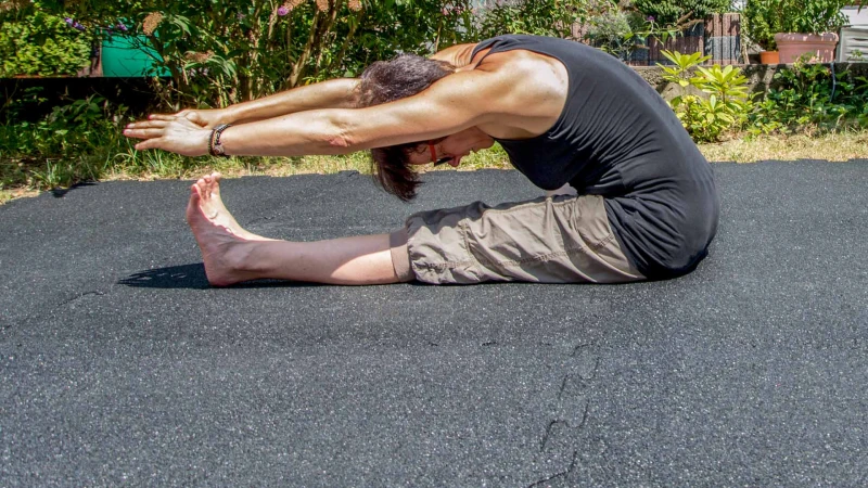 Miękkie i elastyczne maty z granulatu gumowego WARCO, które są delikatne dla stawów, stanowią idealną bazę do treningu niezależnie od miejsca, wewnątrz lub na zewnątrz.