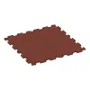 Nawierzchnia sportowa dla psów HD von WARCO im Farbdesign Czerwony ceglasty mit den Abmessungen 1000 x 1000 x 18 mm. Produktfoto von Artikel 3960 in der Aufsicht von schräg vorne.