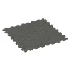 Nawierzchnia Fitness Kompakt von WARCO im Farbdesign Ciemny granit mit den Abmessungen 970 x 970 x 8 mm. Produktfoto von Artikel 1019 in der Aufsicht von schräg vorne.