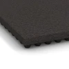 Detailaufnahme der Randausprägung von WARCO-Produkt 3643, Luksusowa mata gumowa do stajni, Format 100 × 50 × 5,5 cm, Farbe Antracyt.