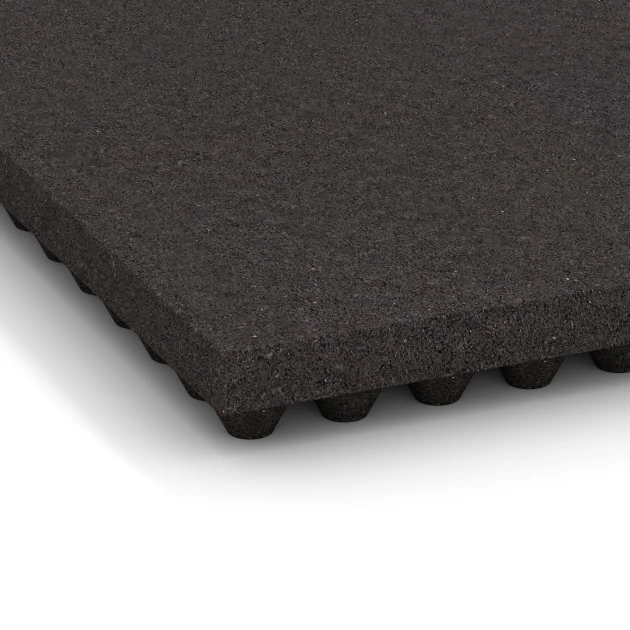 Detailaufnahme der Randausprägung von WARCO-Produkt 3643, Luksusowa mata gumowa do stajni, Format 100 × 50 × 5,5 cm, Farbe Antracyt.