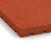 Detailaufnahme der Randausprägung von WARCO-Produkt 3649, Mata do boksów dla koni, Format 100 × 100 × 4,3 cm, Farbe Czerwony ceglasty.