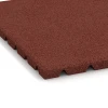 Detailaufnahme der Randausprägung von WARCO-Produkt 0533, Płyta balkonowa, Format 50 × 50 × 2,5 cm, Farbe Czerwony ceglasty.