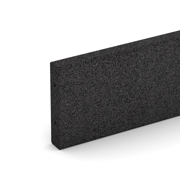 Detailaufnahme der Randausprägung von WARCO-Produkt 2596, Krawężnik gumowy, Format 100 × 5 × 25 cm, Farbe Antracyt.