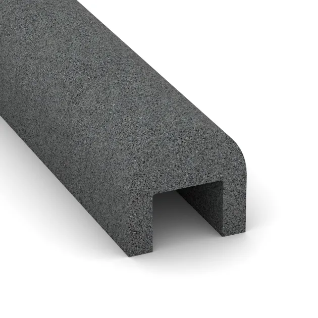 Detailaufnahme der Randausprägung von WARCO-Produkt 2583, Elastyczna nakładka na krawężnik, Format 1000 x 100 x 100 x 50 mm, Farbe Szary łupkowy.