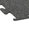 Detailaufnahme der Randausprägung von WARCO-Produkt 3752, Nawierzchnia Fitness Performance Elite, Format 1000 x 1000 x 10 mm, Farbe Żółty lekko nakrapiany.