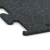 Detailaufnahme der Randausprägung von WARCO-Produkt 3758, Nawierzchnia Fitness Performance Elite, Format 1000 x 1000 x 15 mm, Farbe Niebiesko lekko nakrapiany.