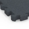 Detailaufnahme der Randausprägung von WARCO-Produkt 6404, Płyta amortyzująca – 190 cm, Format 50 x 50 x 5 cm | 0,25 m², Farbe Szary łupkowy.
