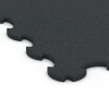 Detailaufnahme der Randausprägung von WARCO-Produkt 6377, Mata Ochronna Fitness, Format 102,5 x 102,5 x 2 cm | 1,05 m², Farbe Antracyt.