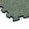 Detailaufnahme der Randausprägung von WARCO-Produkt 6753, Mata na plac zabaw, Format 44,6 x 44,6 x 1,8 cm, Farbe Trawnik angielski.
