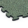 Detailaufnahme der Randausprägung von WARCO-Produkt 6825, Fitness Active podłoga, Format 44,6 x 44,6 x 1,8 cm, Farbe Trawnik angielski.
