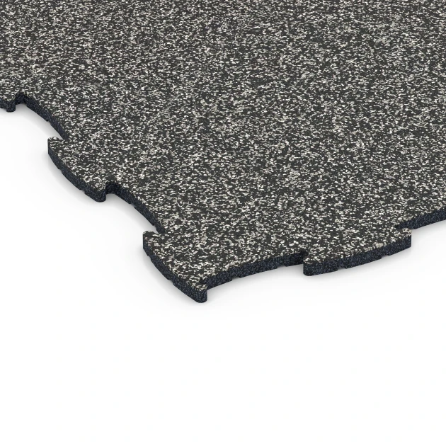 Detailaufnahme der Randausprägung von WARCO-Produkt 6832, Fitness Active podłoga, Format 97,1 x 97,1 × 1,8 cm, Farbe Ciemnoszary granit.