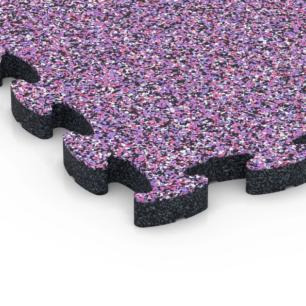 Detailaufnahme der Randausprägung von WARCO-Produkt 6936, Mata puzzle na plac zabaw, Format 44,6 x 44,6 × 2,8 cm, Farbe Lawenda.