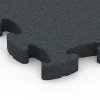 Detailaufnahme der Randausprägung von WARCO-Produkt 6967, Fitness Premium podłoga Plus, Format 45,9 x 45,9 x 2,8 cm, Farbe Antracyt.