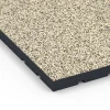 Detailaufnahme der Randausprägung von WARCO-Produkt 7147, Podłoga na siłownię zewnętrzną, Format 60 x 60 x 4 cm | 0,36 m², Farbe Trawertyn.