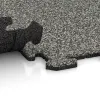 Großaufnahme vom Verbindungssystem von WARCO-Boden 0287 - Nawierzchnia gumowa na schody im Farbdesign Klasyczny granit. Abmessungen 1000 x 1000 x 18 mm.