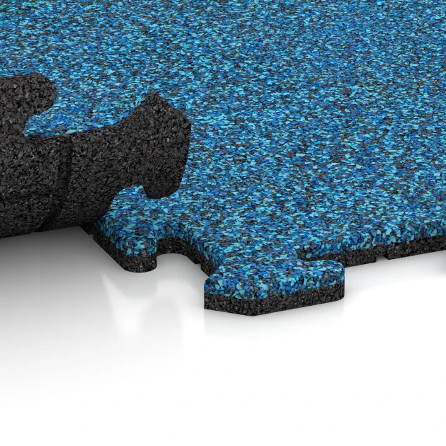 Großaufnahme vom Verbindungssystem von WARCO-Boden 0296 - Nawierzchnia gumowa na schody im Farbdesign Atlantyk. Abmessungen 100 x 100 x 1,8 cm | 1,00 m².