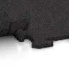 Großaufnahme vom Verbindungssystem von WARCO-Boden 4833 - Płyta narożna im Farbdesign Antracyt. Abmessungen 485 x 485 x 18 mm.