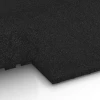 Großaufnahme vom Verbindungssystem von WARCO-Boden 6644 - Stallplatte im Farbdesign Antracyt. Abmessungen 100 x 50 x 3 cm.