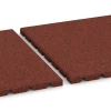 Großaufnahme vom Verbindungssystem von WARCO-Boden 0533 - Płyta balkonowa im Farbdesign Czerwony ceglasty. Abmessungen 50 × 50 × 2,5 cm.
