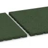 Großaufnahme vom Verbindungssystem von WARCO-Boden 3967 - Płyta podłogowa dla psów im Farbdesign Zielony trawiasty. Abmessungen 500 x 500 x 25 mm.