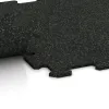 Großaufnahme vom Verbindungssystem von WARCO-Boden 0921 - Nawierzchnia Fitness Kompakt im Farbdesign Zielony lekko nakrapiany. Abmessungen 485 x 485 x 8 mm.