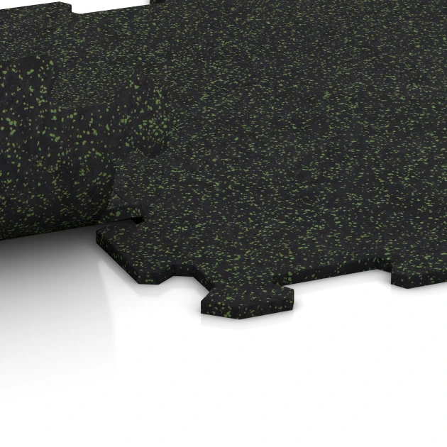 Großaufnahme vom Verbindungssystem von WARCO-Boden 0921 - Nawierzchnia Fitness Kompakt im Farbdesign Zielony lekko nakrapiany. Abmessungen 485 x 485 x 8 mm | 0,235 m².