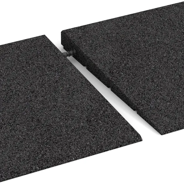 Großaufnahme vom Verbindungssystem von WARCO-Boden 2348 - Rampa progowa 75 cm im Farbdesign Antracyt. Abmessungen 750 x 300 x 30/8 mm.