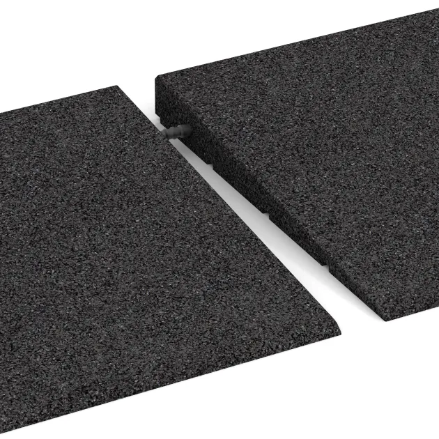 Großaufnahme vom Verbindungssystem von WARCO-Boden 2388 - Rampa progowa 75 cm im Farbdesign Antracyt. Abmessungen 750 x 300 x 35/8 mm.