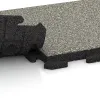 Großaufnahme vom Verbindungssystem von WARCO-Boden 1341 - Płytka na obrzeża basenu Classic im Farbdesign Jasny granit. Abmessungen 500 x 500 x 40 mm.