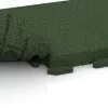 Großaufnahme vom Verbindungssystem von WARCO-Boden 1492 - Nawierzchnia Fitness Płyty Gumowe Classic im Farbdesign Zielony trawiasty. Abmessungen 500 x 500 x 50 mm.