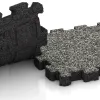 Großaufnahme vom Verbindungssystem von WARCO-Boden 6105 - Płytka na obrzeża basenu bezfugowa im Farbdesign Klasyczny granit. Abmessungen 306 x 306 x 30 mm.