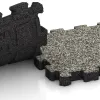 Großaufnahme vom Verbindungssystem von WARCO-Boden 6106 - Płytka na obrzeża basenu bezfugowa im Farbdesign Jasny granit. Abmessungen 306 x 306 x 30 mm.