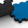 Großaufnahme vom Verbindungssystem von WARCO-Boden 5237 - Płytka na obrzeża basenu bezfugowa im Farbdesign Błękitny lazurowy. Abmessungen 306 x 306 x 30 mm.