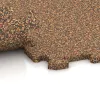 Großaufnahme vom Verbindungssystem von WARCO-Boden 0962 - Nawierzchnia Fitness Kompakt im Farbdesign Terakota. Abmessungen 485 x 485 x 16 mm.