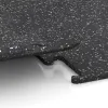 Großaufnahme vom Verbindungssystem von WARCO-Boden 3780 - Nawierzchnia Fitness Performance Elite im Farbdesign Szary lekko nakrapiany. Abmessungen 500 x 500 x 15 mm.
