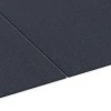Großaufnahme vom Verbindungssystem von WARCO-Boden 6177 - Fitness Performance Elite Nawierzchnia Treningowa im Farbdesign Antracyt. Abmessungen 100 × 100 × 1 cm.