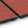 Großaufnahme vom Verbindungssystem von WARCO-Boden 6390 - Mata stajenna Luksus im Farbdesign Czerwony ceglasty. Abmessungen 100 x 50 x 4,5 cm | 0,50 m².