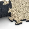 Großaufnahme vom Verbindungssystem von WARCO-Boden 6784 - Mata gimnastyczna im Farbdesign Trawertyn. Abmessungen 44,6 x 44,6 x 1,8 cm.