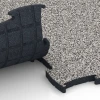 Großaufnahme vom Verbindungssystem von WARCO-Boden 6887 - Fitness Max Floor System im Farbdesign Szary granit. Abmessungen 97,1 x 97,1 x 2,8 cm.