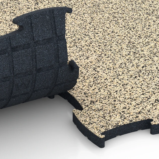 Großaufnahme vom Verbindungssystem von WARCO-Boden 6892 - Fitness Max Floor System im Farbdesign Trawertyn. Abmessungen 97,1 x 97,1 x 2,8 cm.