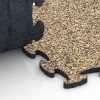 Großaufnahme vom Verbindungssystem von WARCO-Boden 6822 - Płytki balkonowe kamienne klik im Farbdesign Rattan. Abmessungen 28,9 x 28,9 x 1,8 cm.