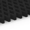 Großaufnahme vom Verbindungssystem von WARCO-Boden 7012 - Bezpieczna kratka trawnikowa im Farbdesign Antracyt. Abmessungen 100 × 100 × 8 cm.