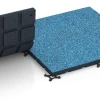 Großaufnahme vom Verbindungssystem von WARCO-Boden 7139 - Podłoga na siłownię zewnętrzną im Farbdesign Atlantyk. Abmessungen 60 x 60 x 3 cm | 0,36 m².