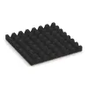 Aufsicht auf die Unterseite, also die Bodenseite von WARCO-Formteil 5582 - Mata bezpieczeństwa na plac zabaw 5 cm - EN 1177 ≤ 145 cm im Format 500 x 500 x 50 mm.