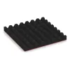 Aufsicht auf die Unterseite, also die Bodenseite von WARCO-Formteil 5572 - Mata bezpieczeństwa na plac zabaw 5 cm - EN 1177 ≤ 145 cm im Format 500 x 500 x 50 mm.