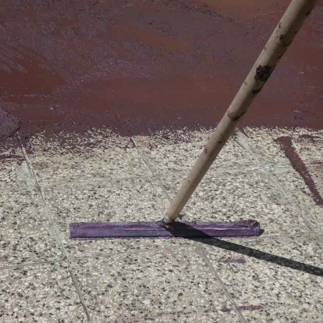 Aufsicht auf die Unterseite, also die Bodenseite von WARCO-Formteil 0035 - ALLESDICHT – Hydroizolacja im Format 3 kg | 0,9 m².