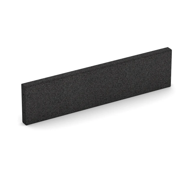 Foto der hinteren Seite vom unsymmetrischen WARCO-Formteil 2596: Krawężnik gumowy, Design Antracyt, Maße 100 × 5 × 25 cm.
