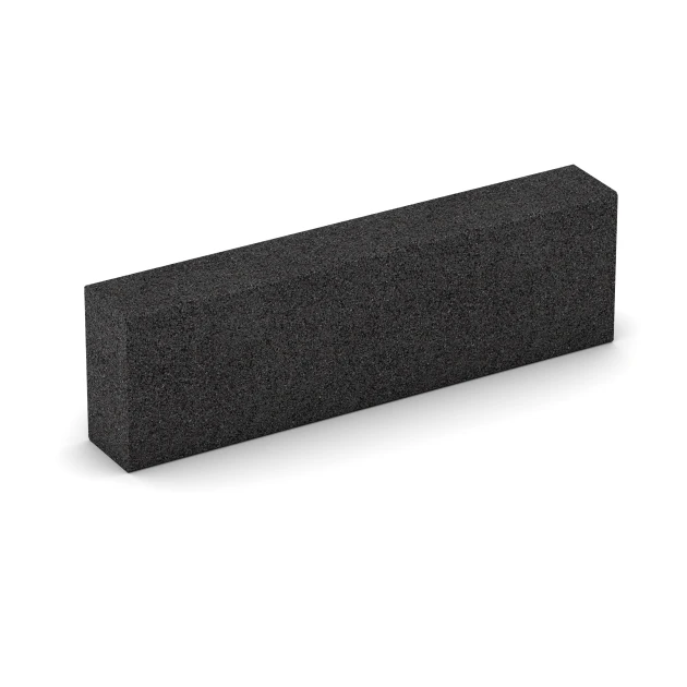 Foto der hinteren Seite vom unsymmetrischen WARCO-Formteil 7028: Stopień z granulatu gumowego, Design Antracyt, Maße 100 x 30 x 15 cm.
